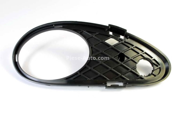 Grilă proiector ceață -  față stânga (cu gauri pentru lampa de ceață) , pentru: MERCEDES C T-MODEL (S203), C (W203) 05.00-08.07