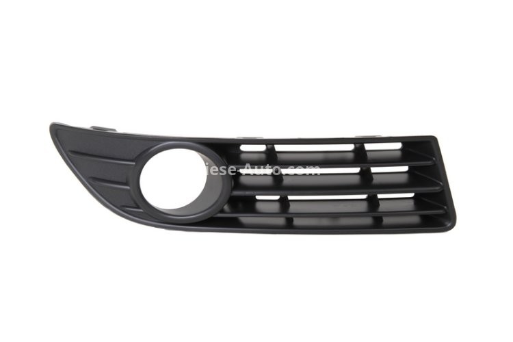 Grilă proiector ceață -  față dreapta (TDI'“, cu gauri pentru lampa de ceață) , pentru: VW POLO, POLO IV 10.01-04.12 04.05-11.09